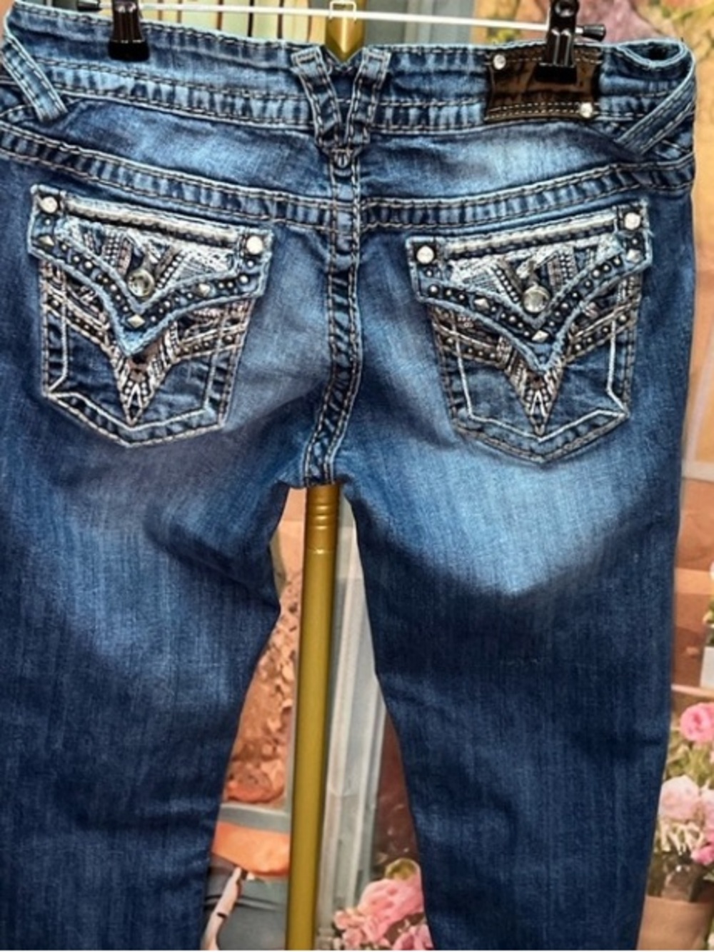 Vigoss Women's Distressed Blue Cropped Jeans